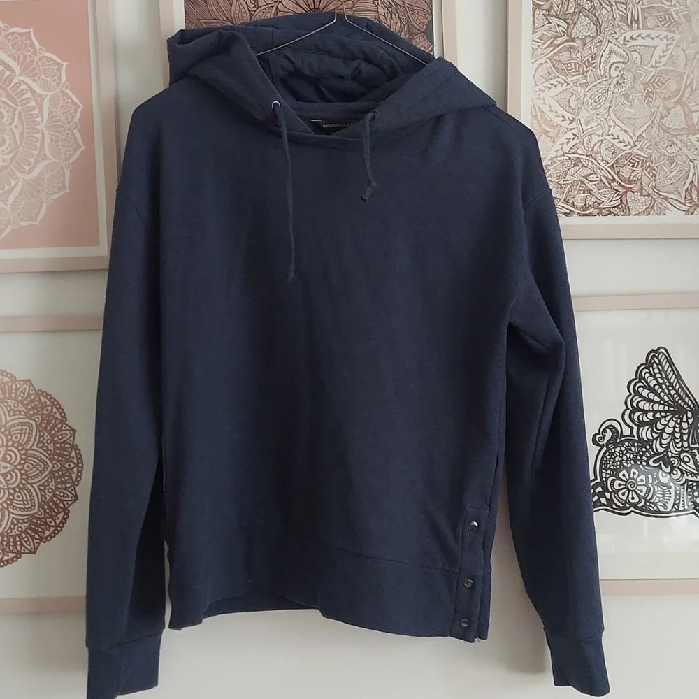 BR sweatshirt,  size medium,  blue